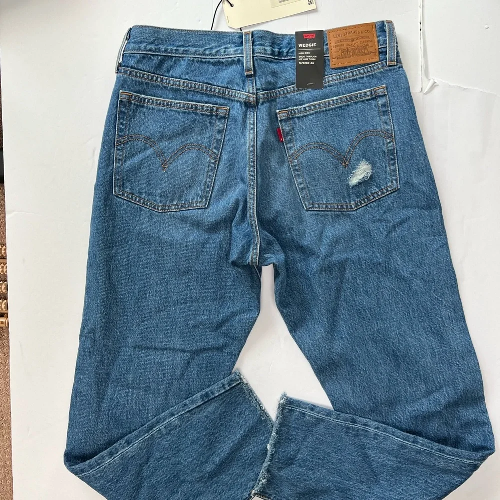 NWT Levi’s Wedgie High Rise - Picture 5 of 8